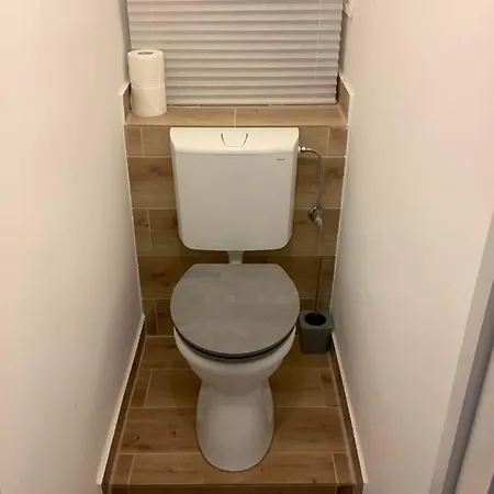 Apartment 'feel So Good 2' God